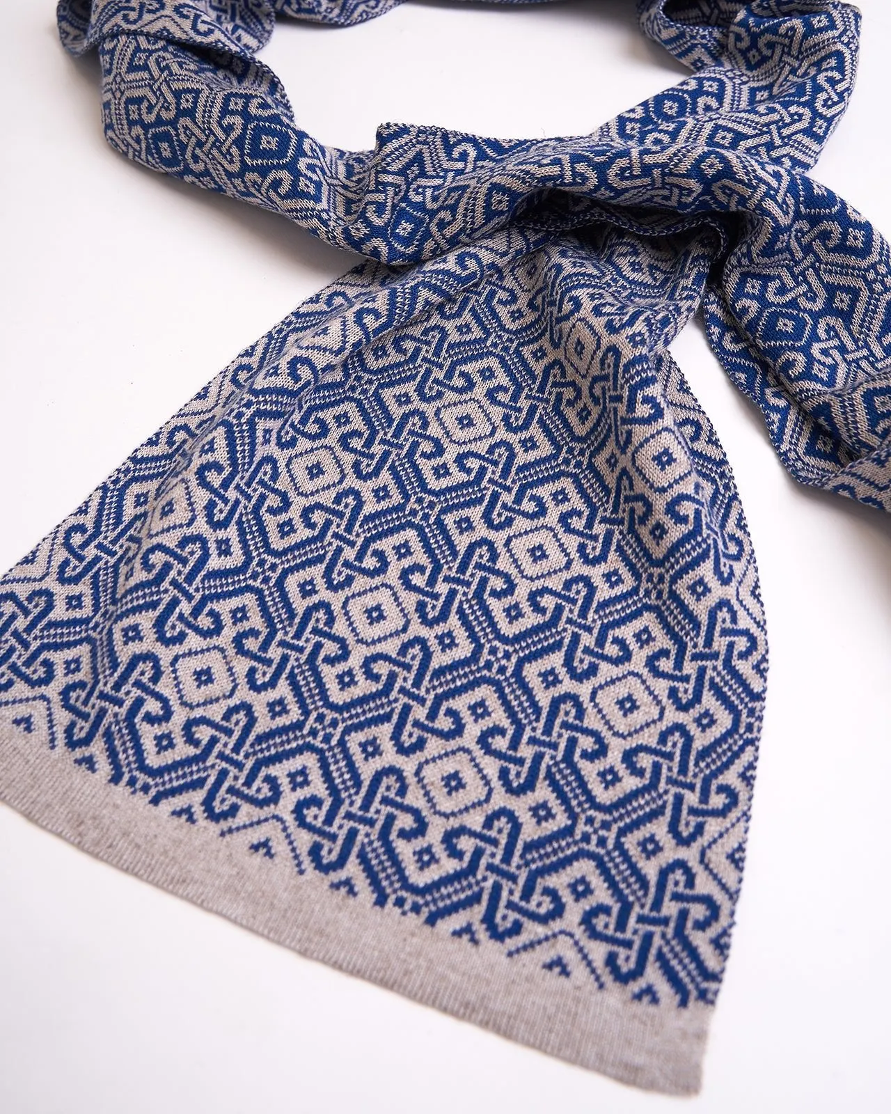 Kohala scarf